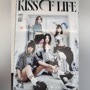 KISS OF LIFE - 3RD MINI ALBUM [LOSE YOURSELF] (MAGAZINE VER.) Kpop Album